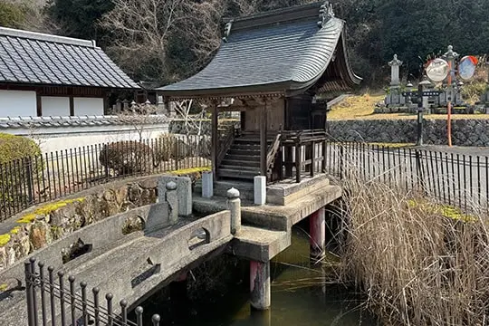 長福寺 弁天堂
